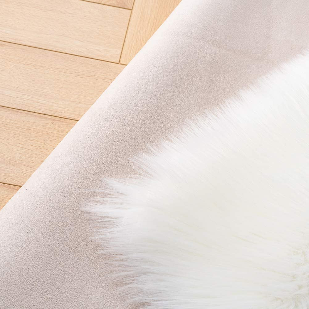 6X9 Shaggy Faux Sheepskin Area Rug – Soft, Luxury White Fur Floor Mat, Bedside Carpet for Bedroom & Living Room